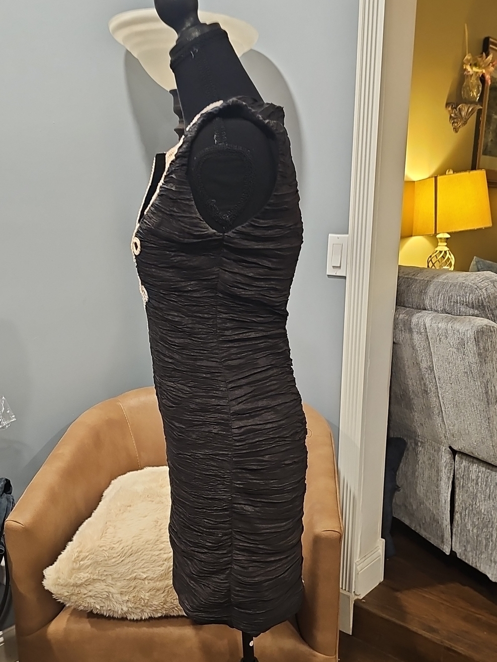 Romeo & Juliet Couture Black Textured Crinkle Sheath Dress – Size M MSRP $225 - Picture 5 of 10
